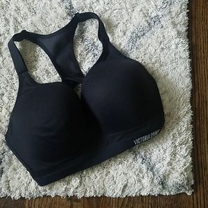 VICTROIAS SECRET Sports Bra 32ddd